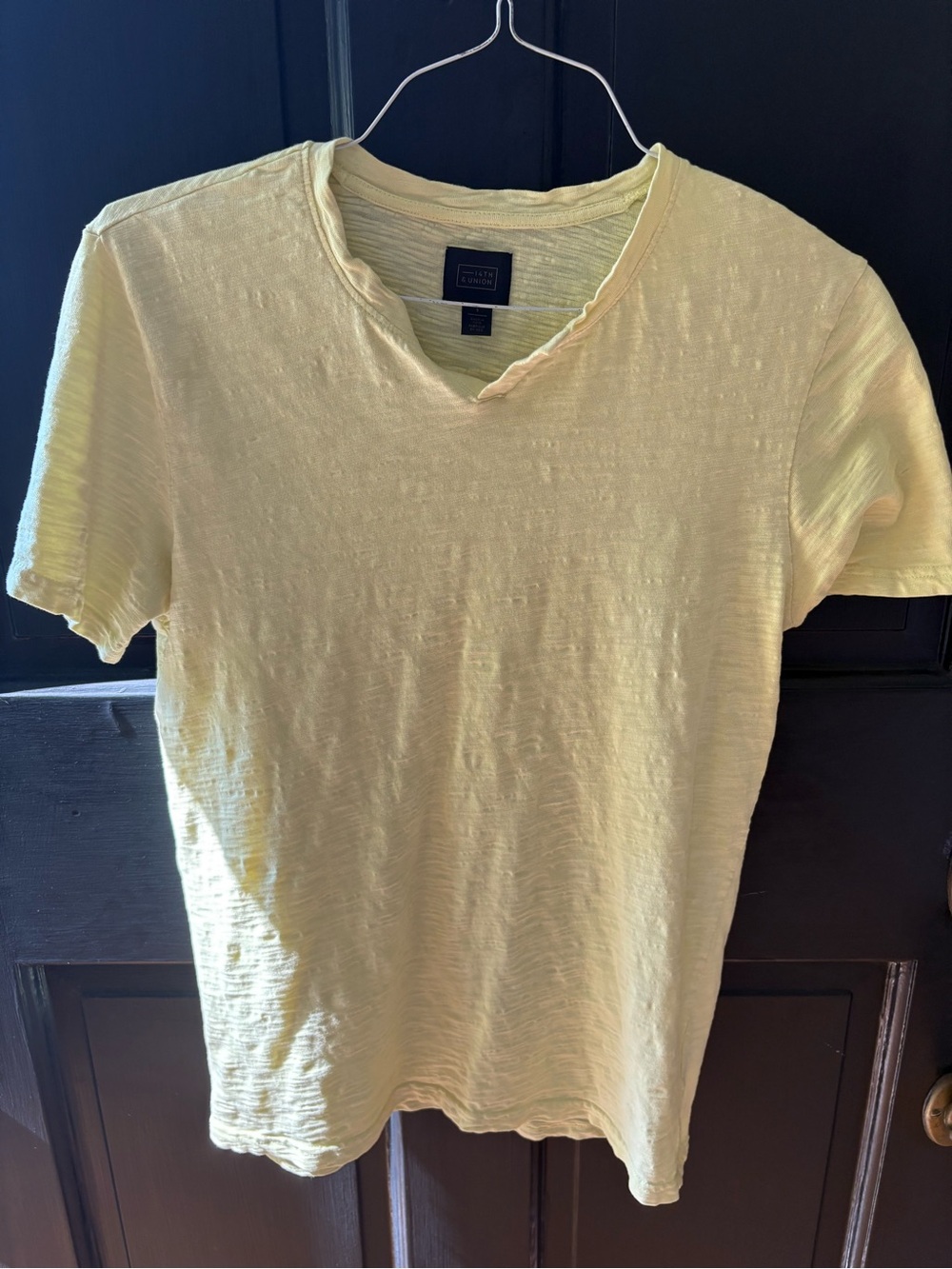 14th and Union Men’s  Yellow Slub V-Neck T-Shirt. Medium